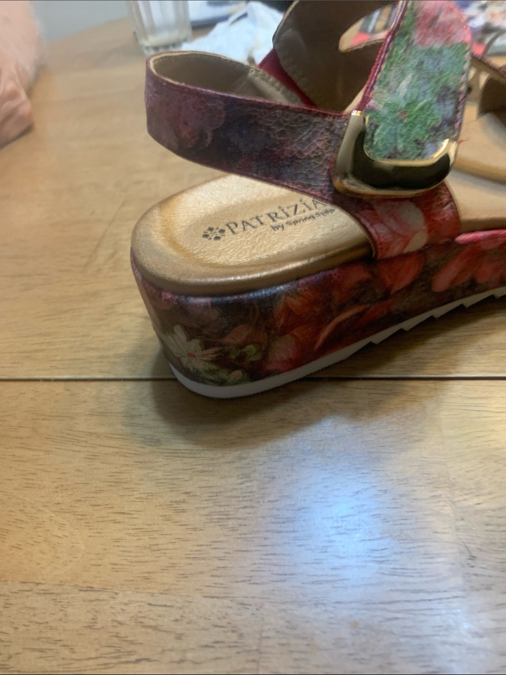 Sandals - Picture 3 of 8